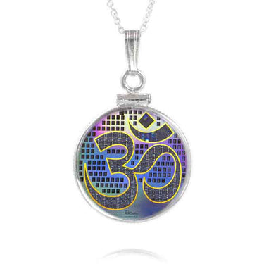 Nano Gita Om Pendant set includes 18